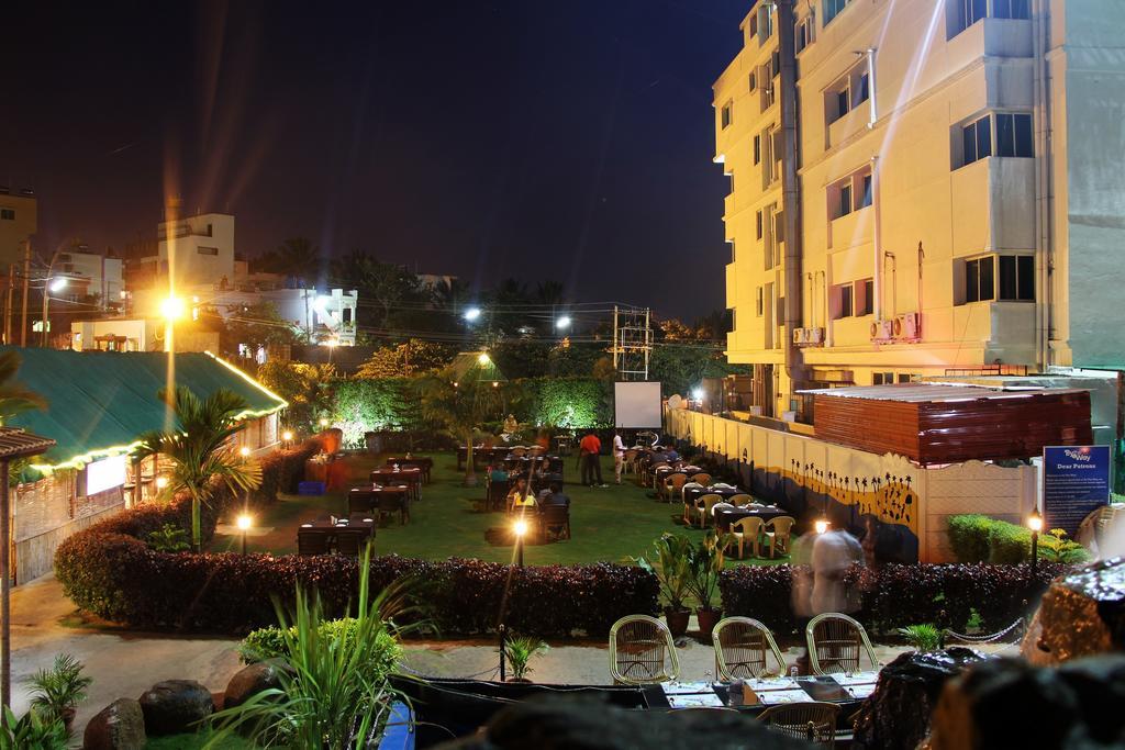 Hotel By The Way Mysuru Zewnętrze zdjęcie